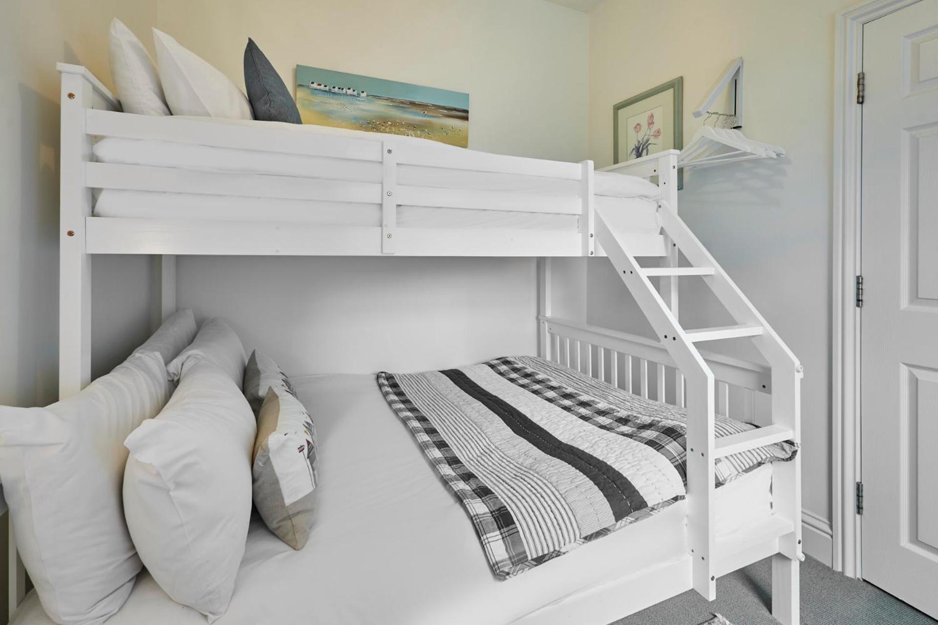 Host & Stay - Fox'S Hideout Уитби Экстерьер фото
